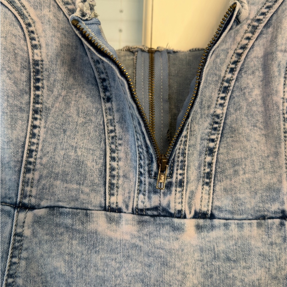 Super cute Blue Denim Midi Dress - Picture 3 of 8